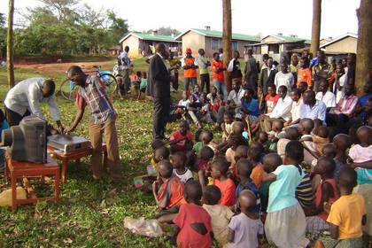 Freiwilligenarbeit im Frauenhilfsprojekt Uganda