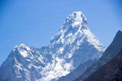 Der Mount Everest in seiner vollen Pracht