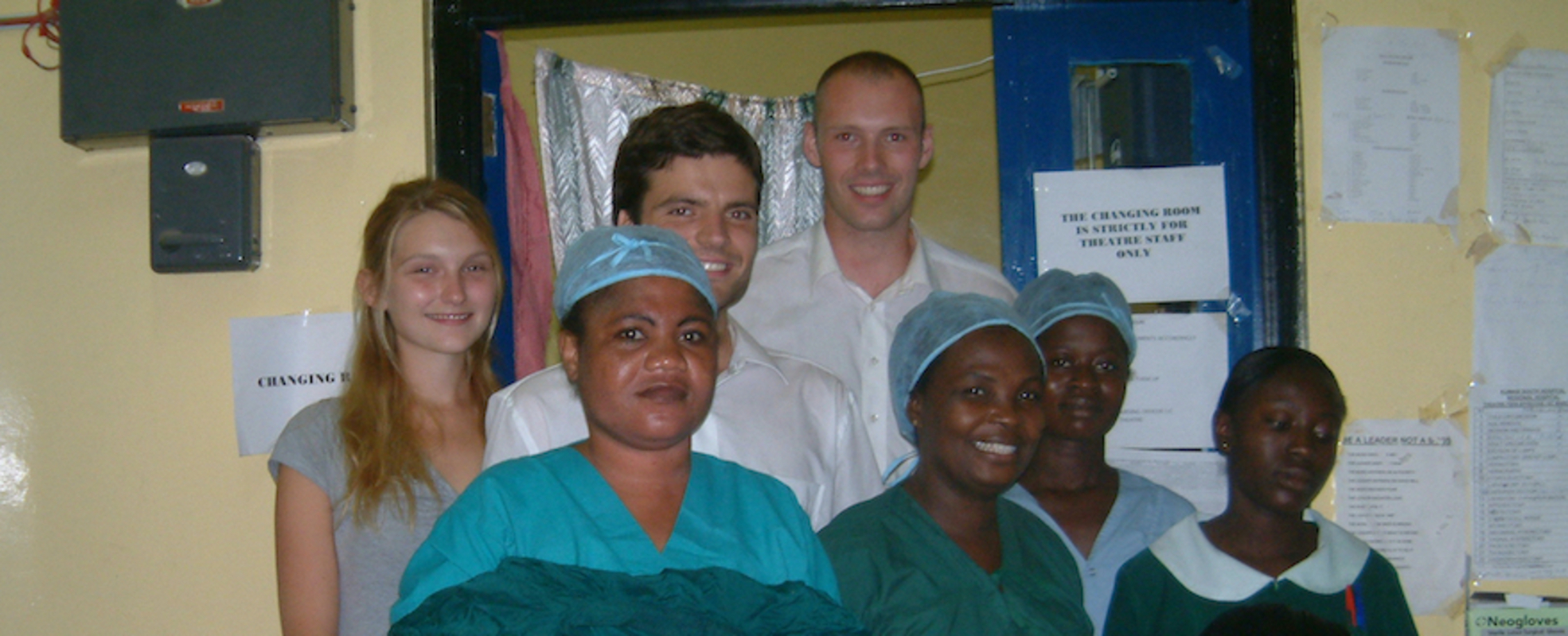 Team beim Medizinpraktikum in Ghana