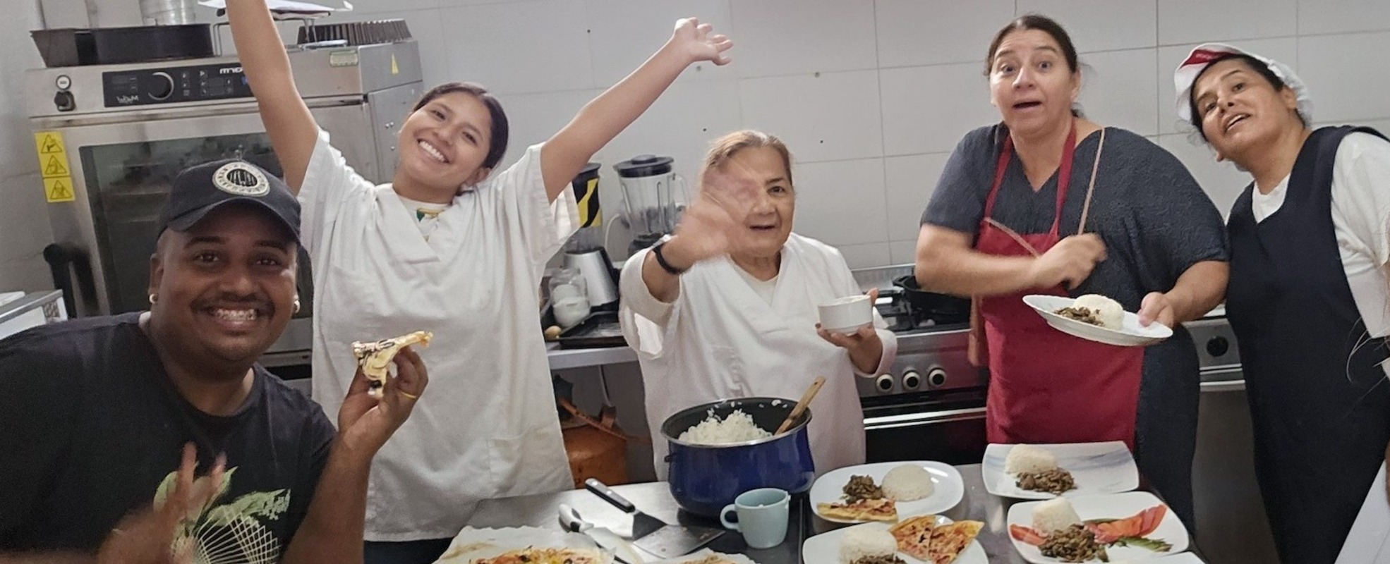 Volunteers bei der Lebensmittelhilfe in Barcelona