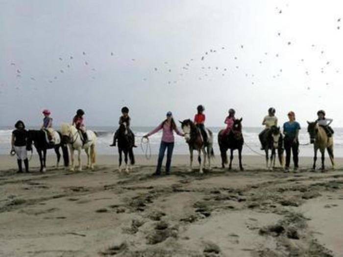 Peru: Mit dem Pferd in den Wellen vor Lima