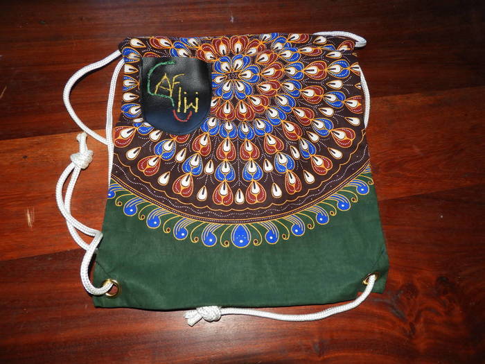 Turnbeutel nähen im Women Empowerment Projekt in Tansania