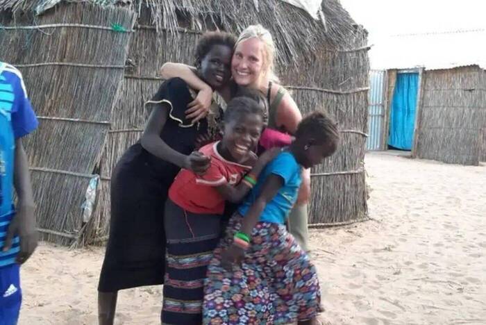 Adriana im Freiwilligenprojekt in Senegal