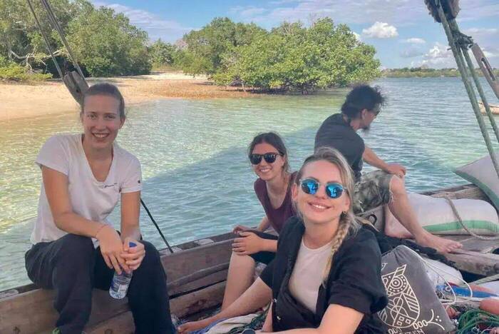 Erkundungstour mit dem Boot