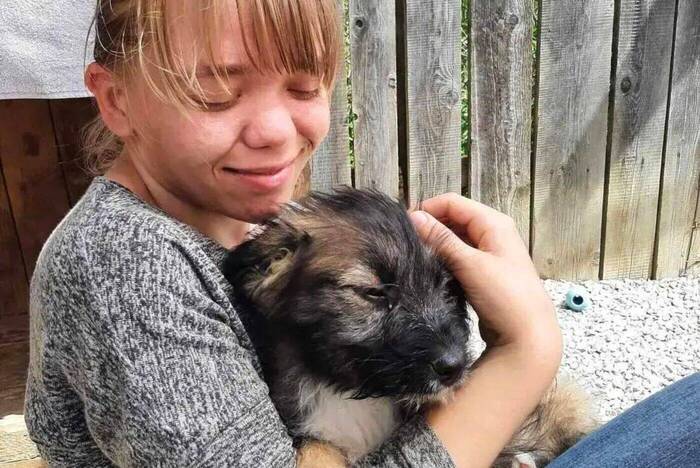 Julia in the dog project in Romania