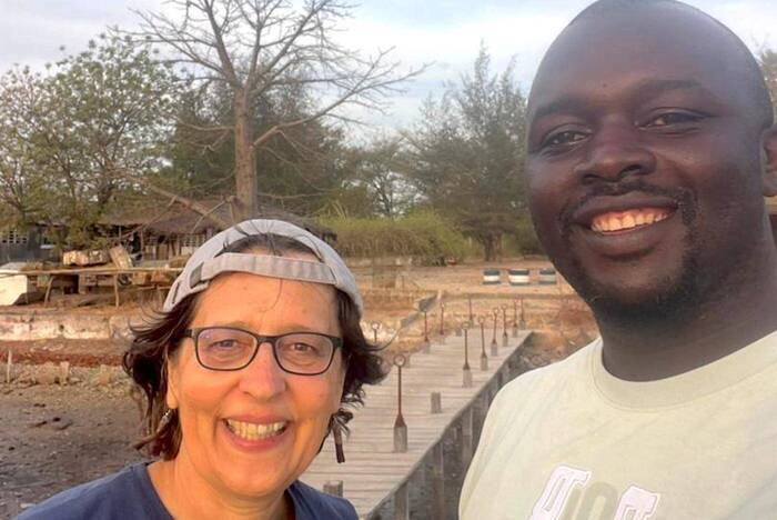 Volunteerin Christine und Bakary