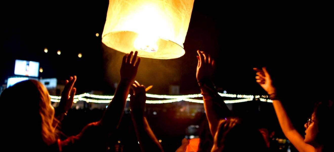 Traditionelle thailändische Himmelslaternen