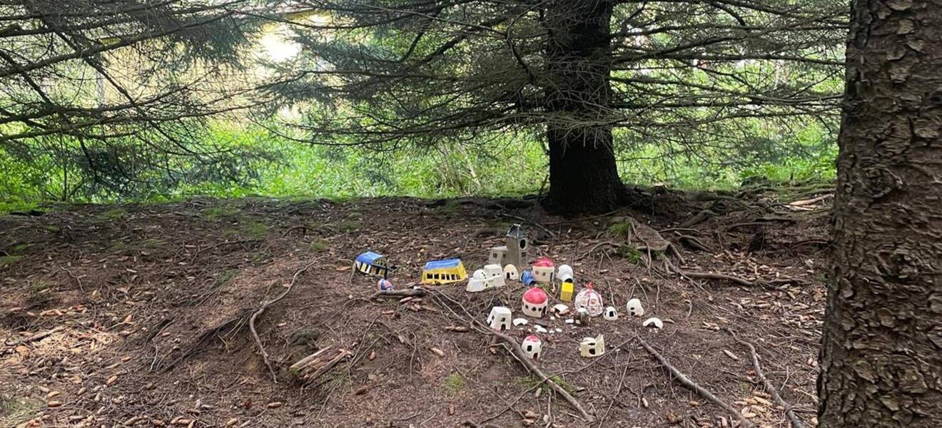 Miniaturstadt im Wald