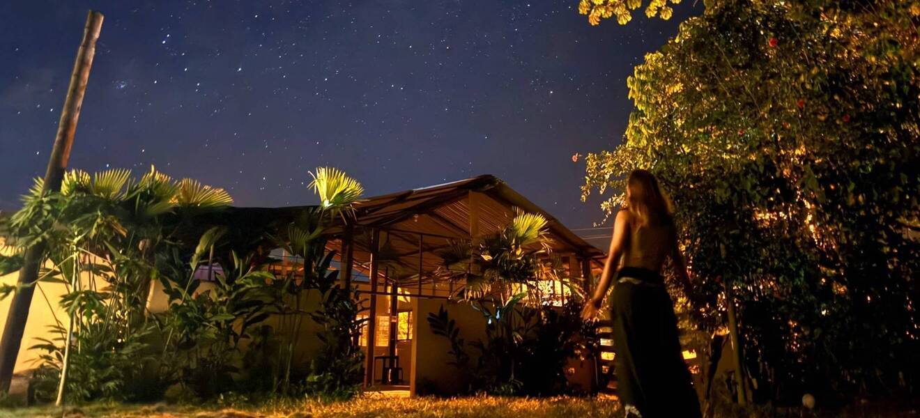 bei sternenklarer Nacht im Amazonas