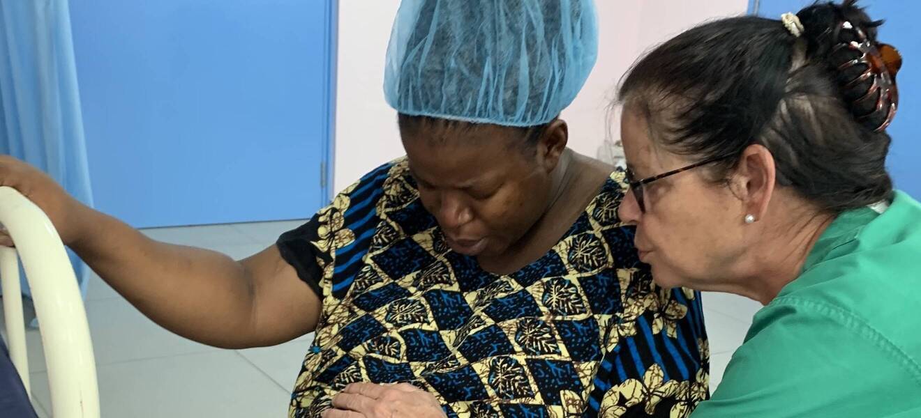 Manuela unterstützt Geburtsbetreuung