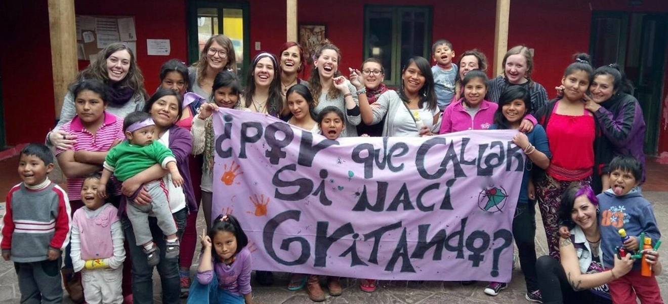 Volunteer work at the women's shelter in Cusco: childcare