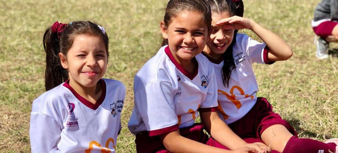 Betreue Kinder und Jugendliche in Costa Rica