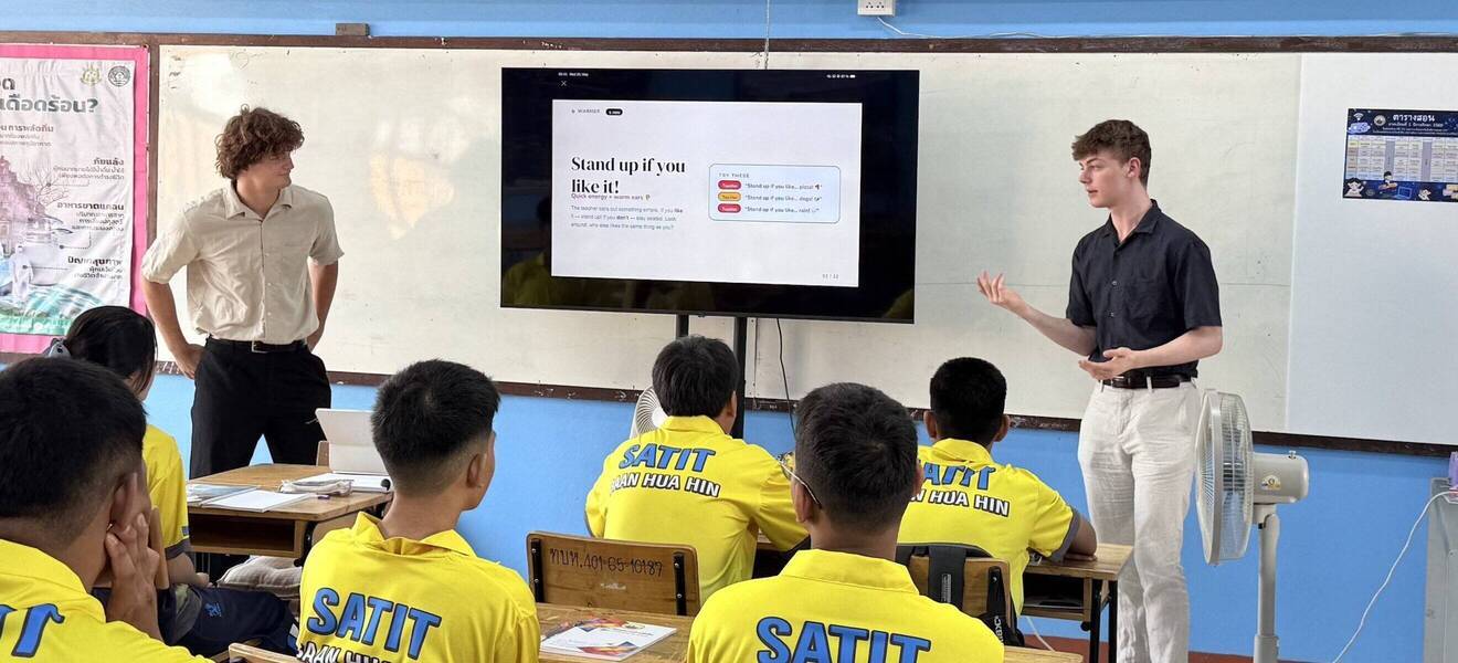 Kinder Unterrichten in Thailand