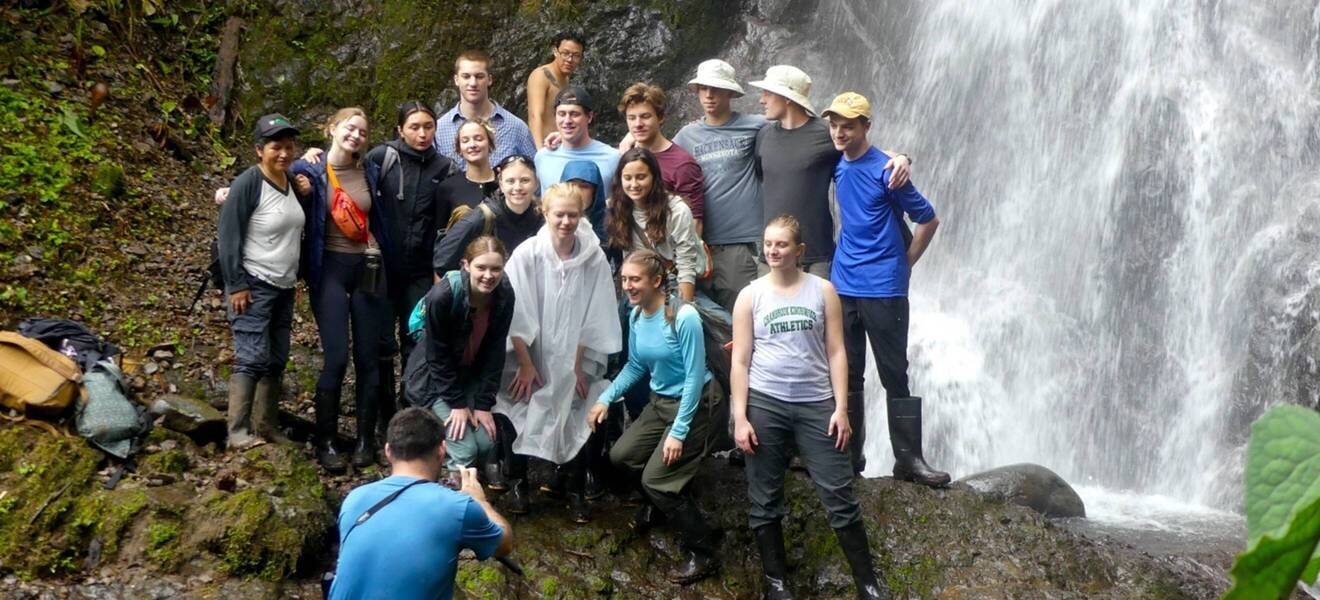 Volunteer-Ausflug im Bergnebelwald in Ecuador