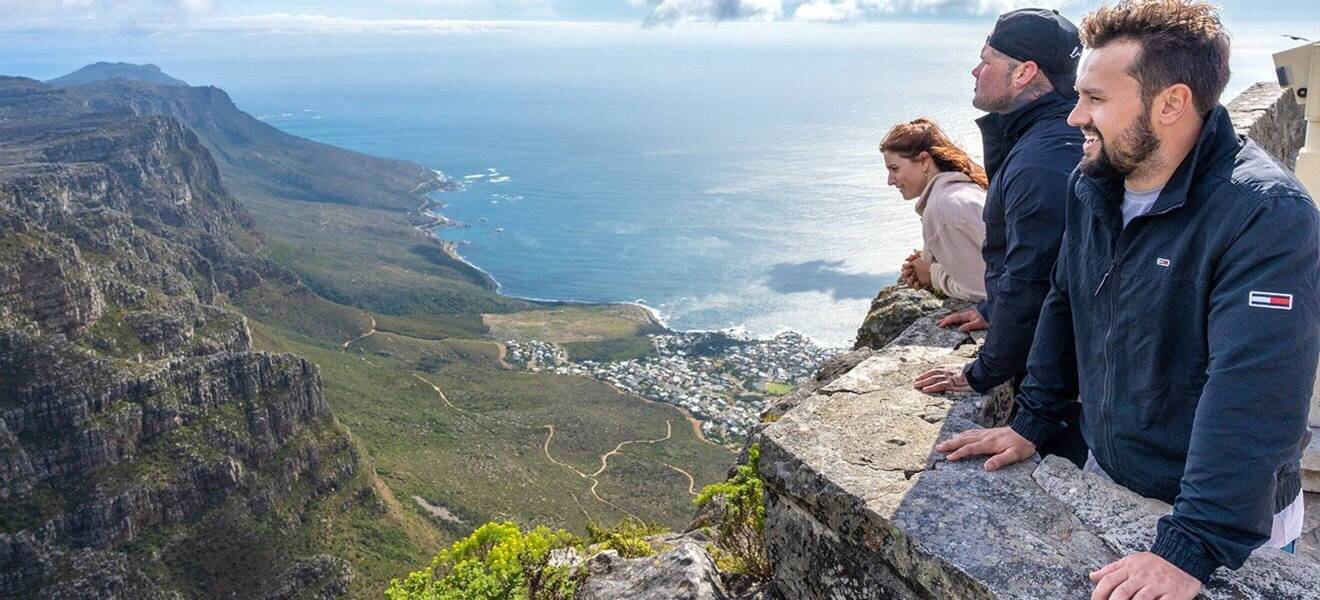 Teilnehmer genießen Ausblick über Kapstadt