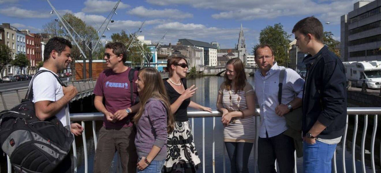 Volunteers in Cork, Irland