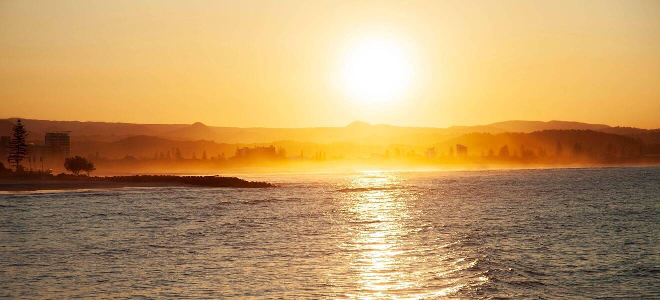 Sonnenuntergang über der Gold Coast in Queensland