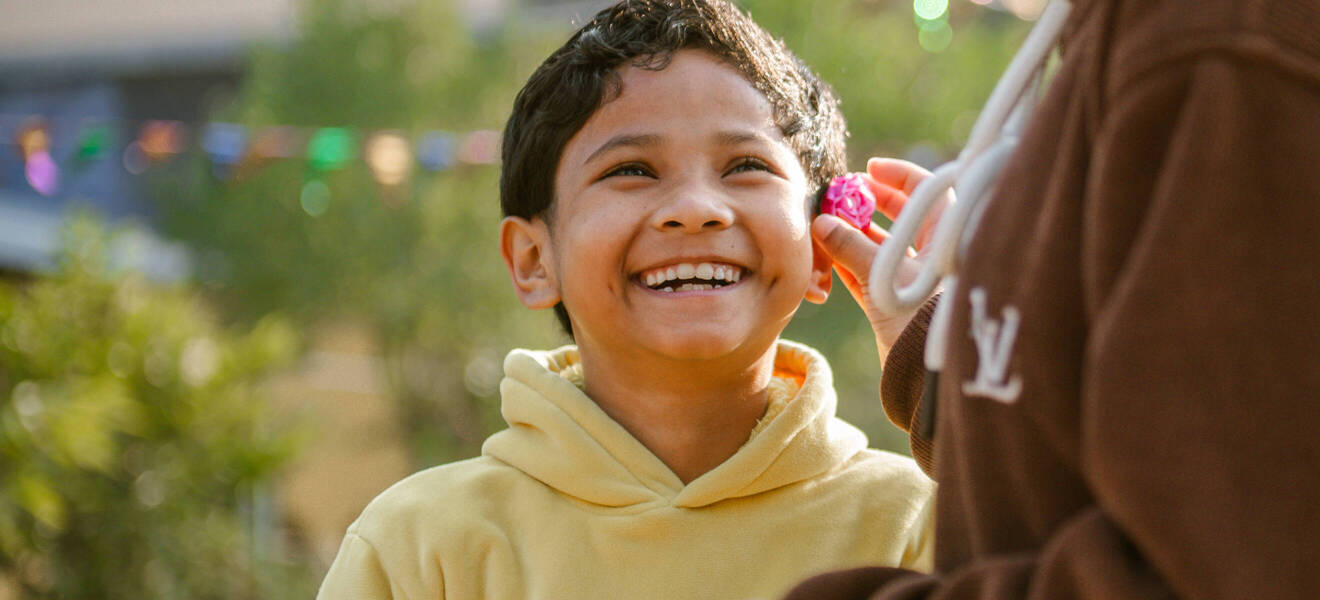 Kinder unterrichten in Nepal