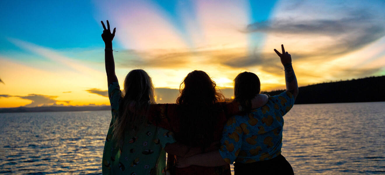 Zusammen den Sonnenuntergang genießen