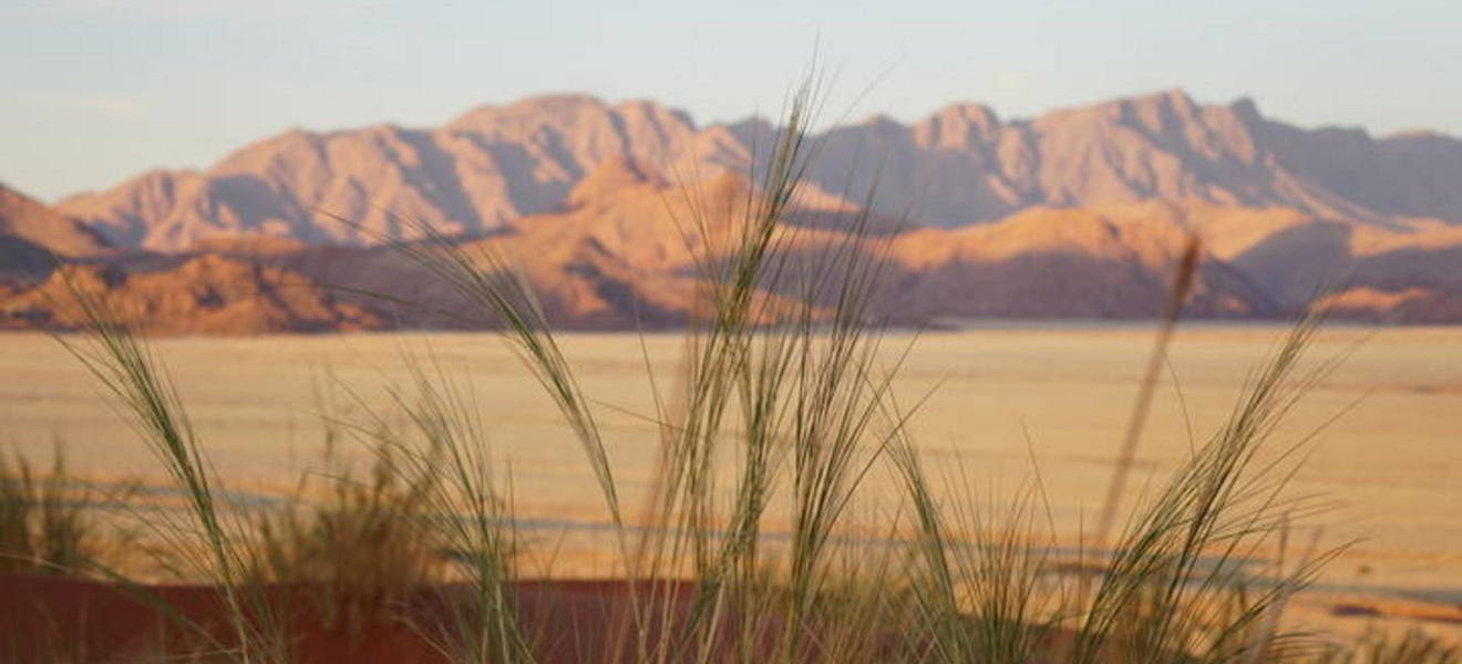 Berg- und Wüstenlandschaft Namibias