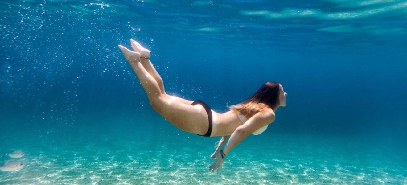 Abtauchen im Meer Kroatiens