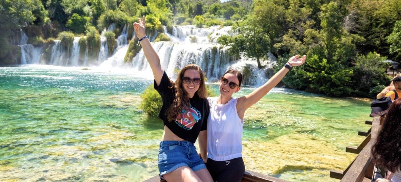 Volunteers bei den Krka-Wasserfällen