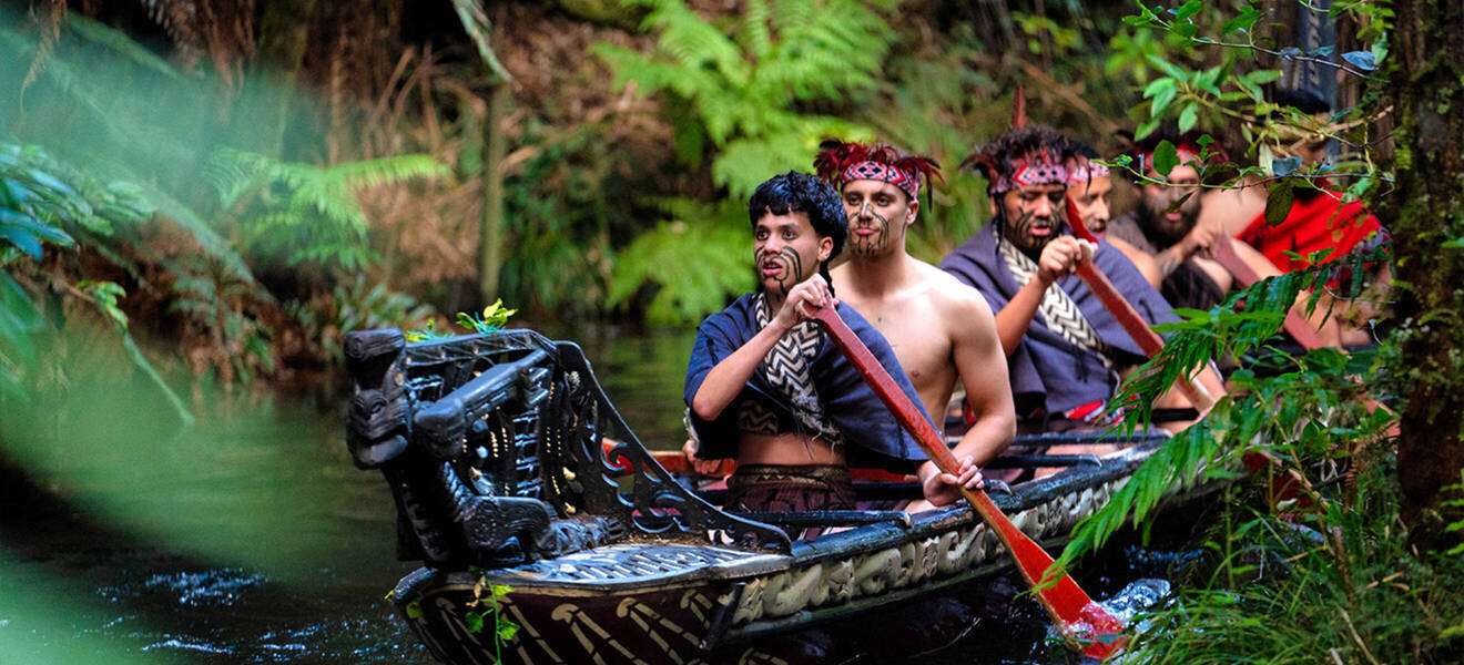 Maori-Bootstour durch Rotorua