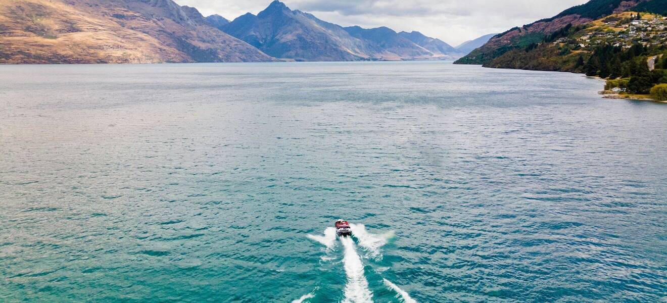 Gemeinsame Fahrt mit dem Jetboot