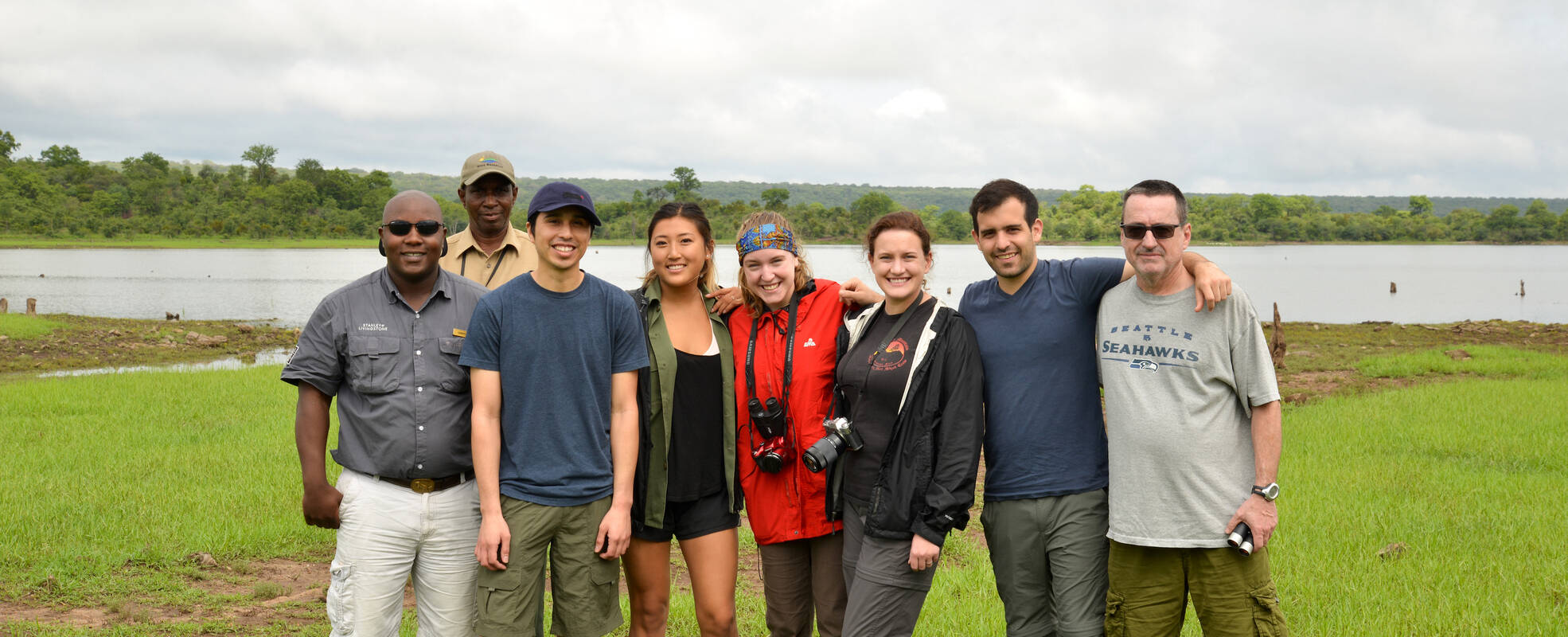 Volunteers bei ihrer Freiwilligenarbeit in Simbabwe