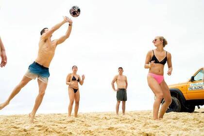 Beachvolleyball am Strand von Fraser Island