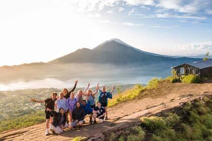 Ausblick auf den Mount Batur bei Sonnenuntergang