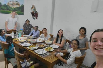 Volunteers beim essen