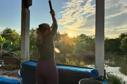 Freiwillige bei der Arbeit mit Ausblick