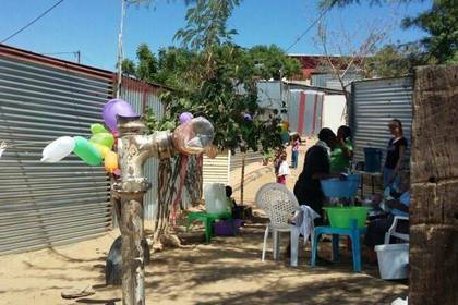 Freiwilligenarbeit zur Unterstützung von armen Kindern in Namibia