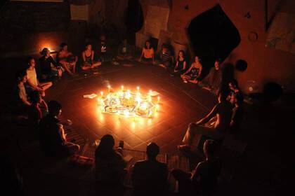 Spirituelle Meditation im Ashram in Thailand