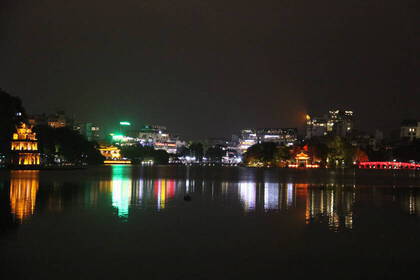 Hanoi vom Wasser aus