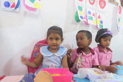 Es wird gemeinsam zu Mittag gegessen