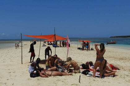 Zanzibar: relaxing on the beach