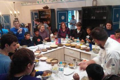 Essen Schüssel Teller Peru Frauenhaus