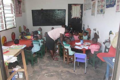 Voluntary work in the childrens shelter Ghana