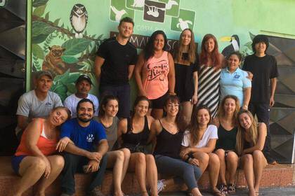 Team aus Mitarbeitern und Volunteers der Tierauffangstation