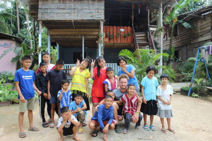 Kinder lernen Englisch in Thailand