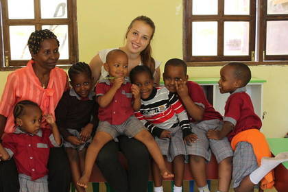 Tansania Kinderkrippe Freiwilligenarbeit