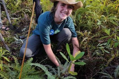 Volunteer bei der Gartenarbeit