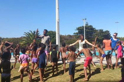 Betreue Kinder im After School Club in Südafrika