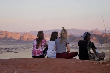 Genieße den Ausblick von Namibias Dünen