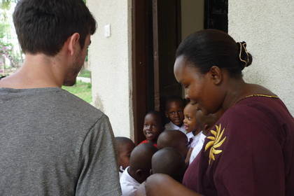 Children teaching in Mtwara volunteering