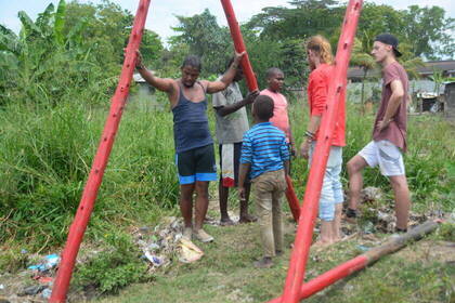 Als Fußballtrainer mit Straßenkindern arbeiten