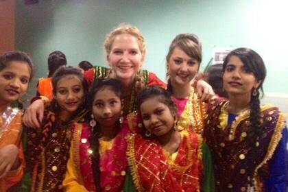 Gruppenfoto mit traditionellen Gewändern