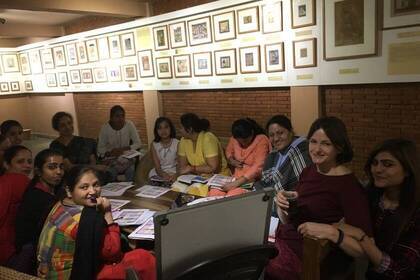 Gemeinsame Besprechung im Freiwilligenprojekt